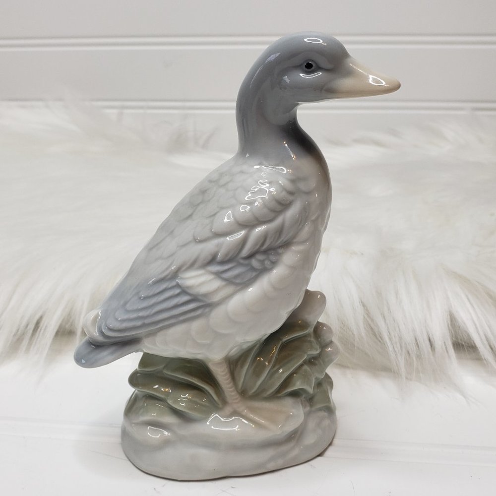 Vintage Porcelain Duck By Crowning Touch Japan 5 1/4” Tall Excellent Condition